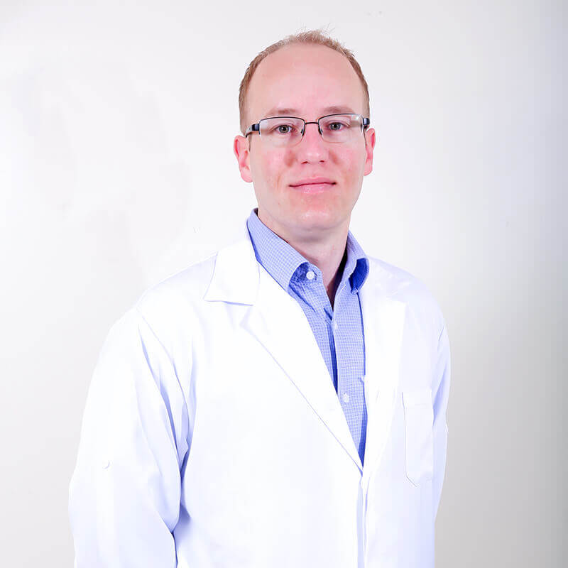Dr. Rodrigo Novotny