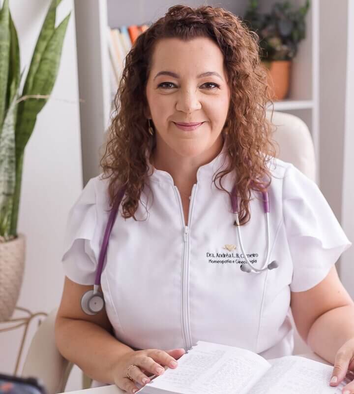 Dra. Andrea Lúcia Bastos Carneiro